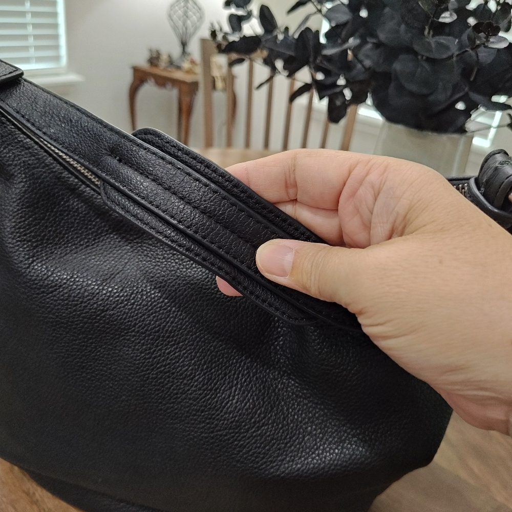 Stylish Lucky Brand Black Pebble Leather Hobo Purse W/ Silver Accents. Great Bag - Picture 8 of 15